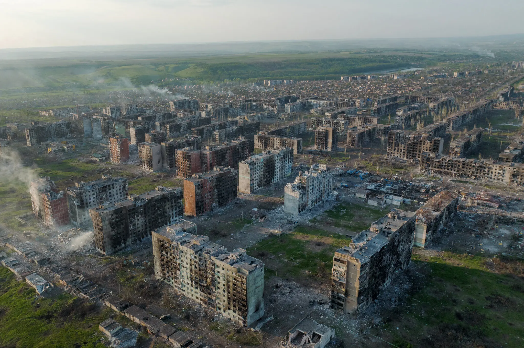 Знімок руйнувань у Бахмуті, зроблений дроном у п'ятницю. Солдати з групи Вагнера Євгена Пригожина виявилися ключовими у захопленні міста в травні